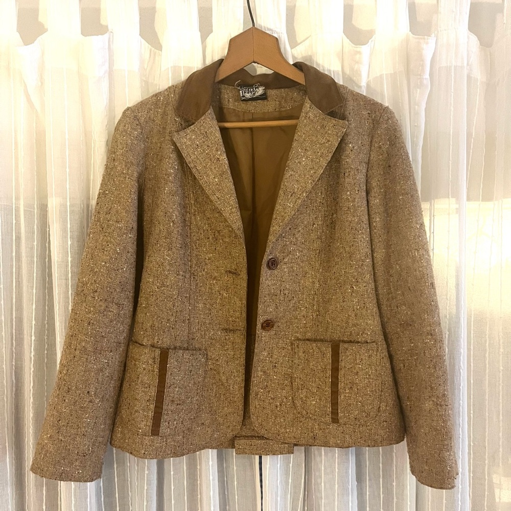 Adorable Vintage Brown Women's Blazer